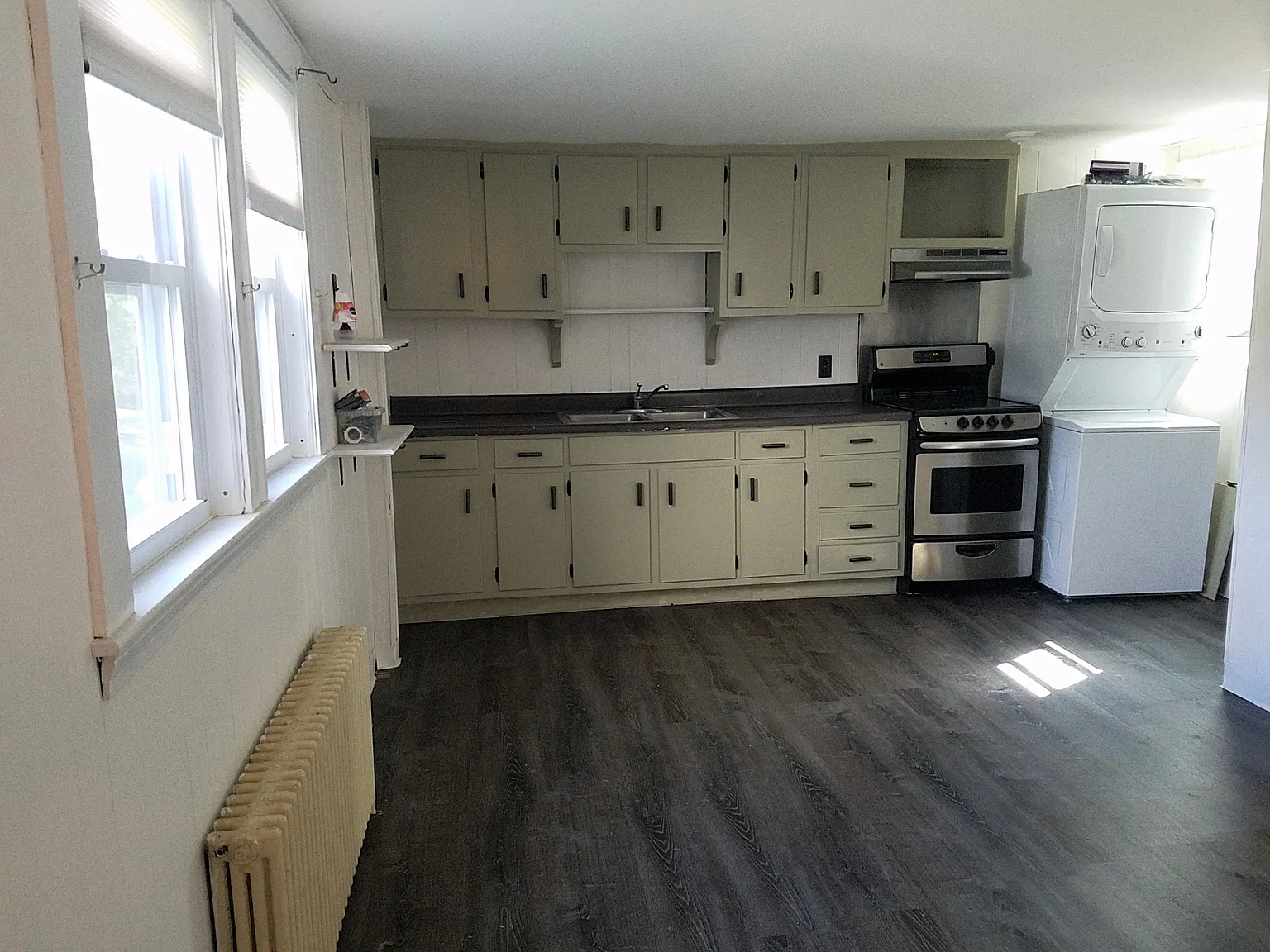 1 bed, 1000 sqft, $2,490 — Photo 2
