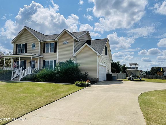 3rd image of 915 Treyburn Cir