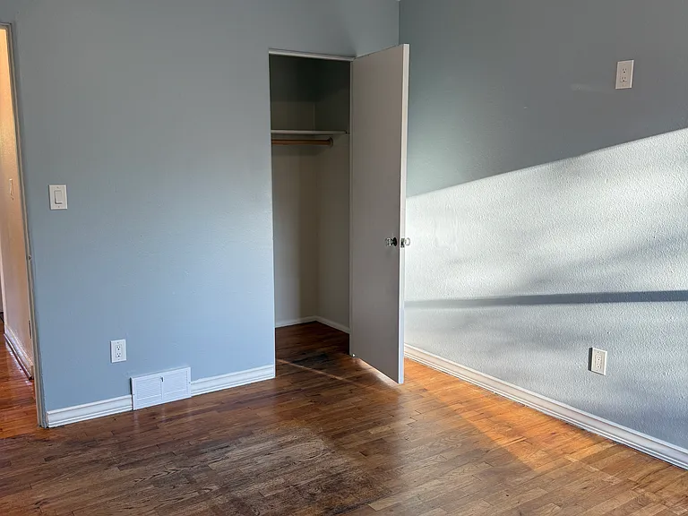 732 S Monroe St — Photo 15