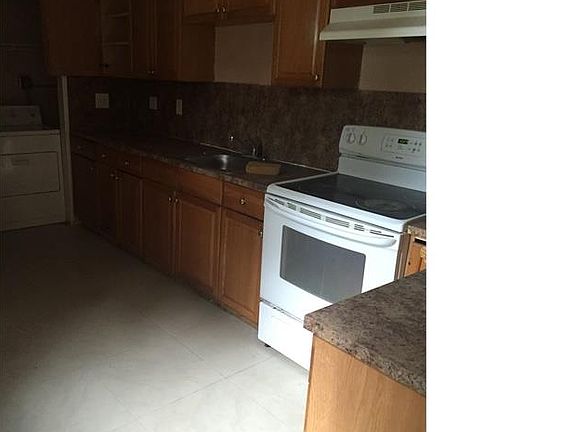 3rd image of 12901 Westview Dr