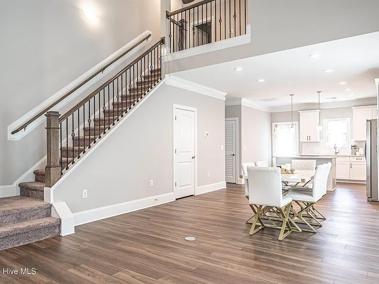 315 Mashie Ct — Photo 5