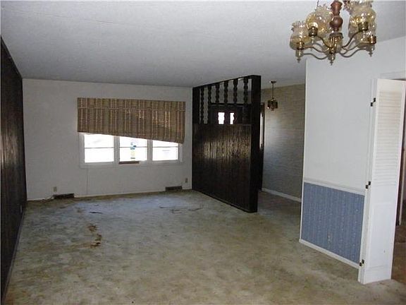 3rd image of 486 N Garfield Ave
