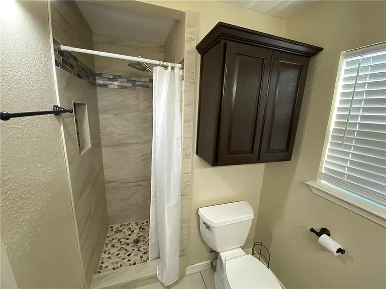 5621 Burton Ln — Photo 16
