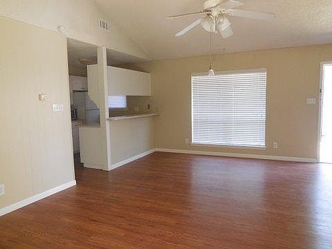 3rd image of 2408 Trailside Dr #B