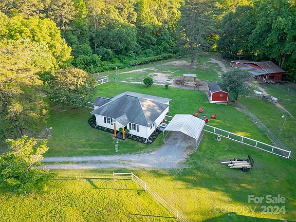 2nd image of 1605 Old Dallas Hwy