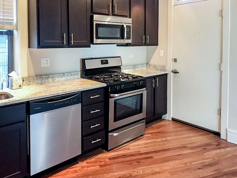 2229 W Wilson Ave — Photo 18