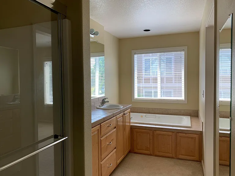 2476 NW Crosswater Ter — Photo 10