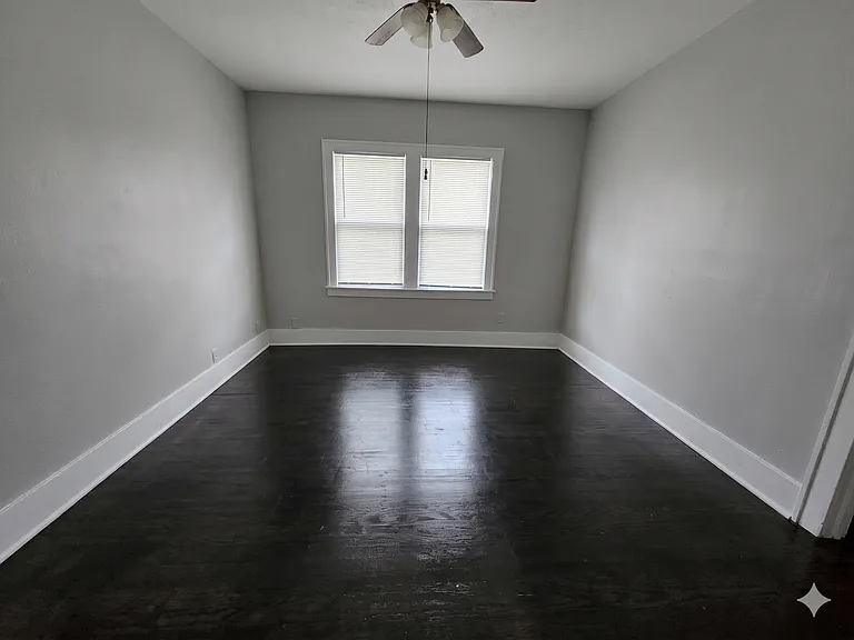 3915 Spence St — Photo 5