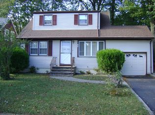 14 Park Ave, Green Brook, NJ 08812