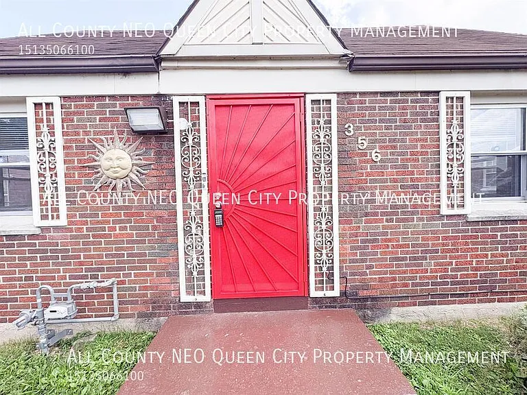 356 Harriet St — Photo 2
