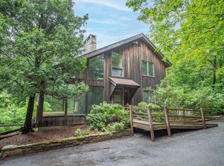 12 Pine Hill Ln, Princeton, MA 01541