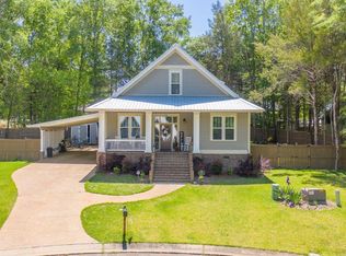 130 Cherokee Dr, Starkville, MS 39759