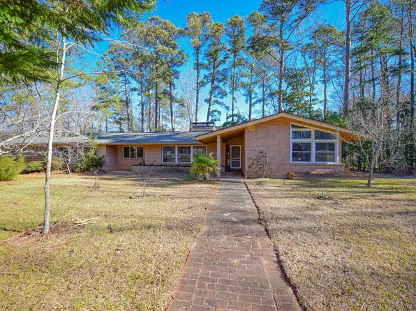 124 Sherwood Ln, Greenwood, SC 29649