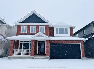 696 Moonflower Cres, Ottawa, ON K1T 0S3
