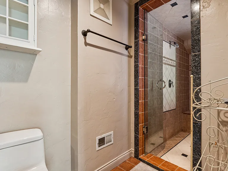 28997 Palisades Dr — Photo 13