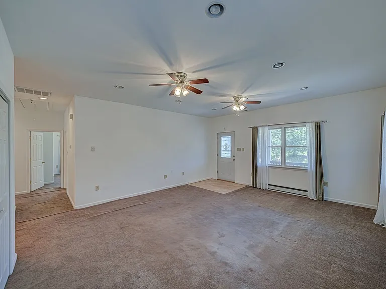 756 Lakehurst Rd — Photo 7