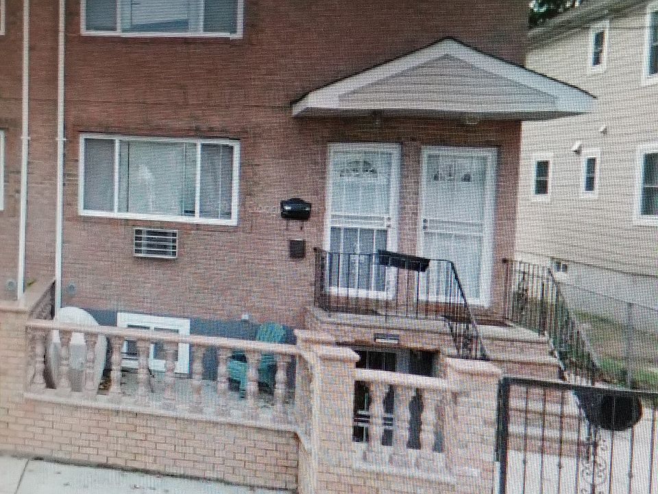 1st image of 10538 170th St