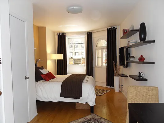 Rented by Halstead Real Estate | media 19