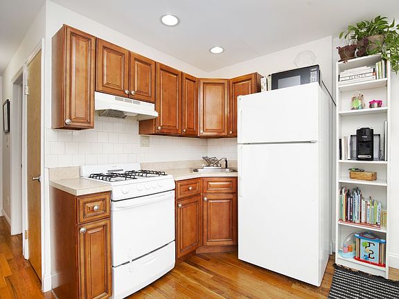 3rd image of 447 Classon Ave APT 3