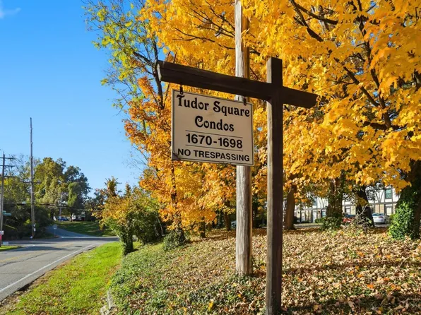 1680 Devils Backbone Rd, Cincinnati, OH 45233