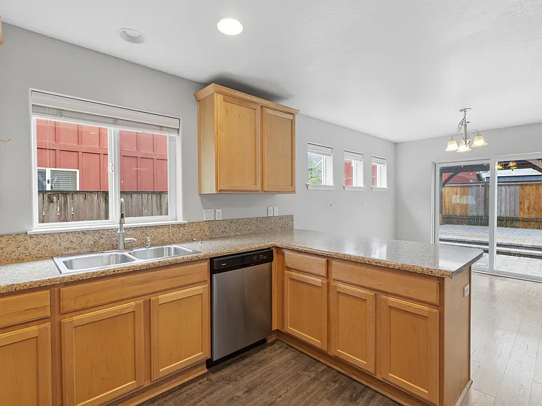4236 Azalea Ave SE — Photo 8
