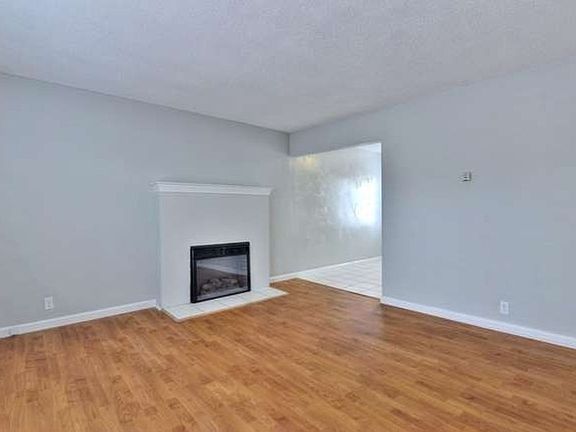 4th image of 470 California St APT 6
