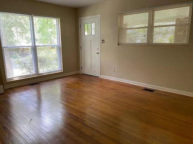 1708 Canterbury St — Photo 3