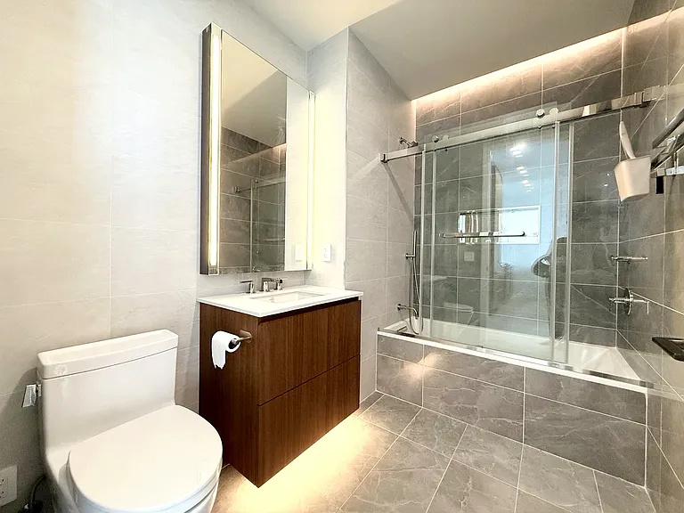 35-32 Leavitt St #10K — Photo 19