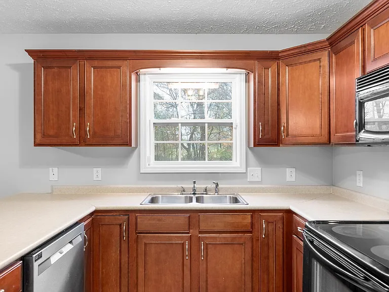 1626 Autumn Dr — Photo 15