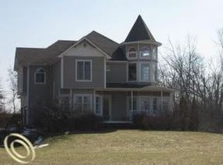 8062 Older Ln, Fenton, MI 48430