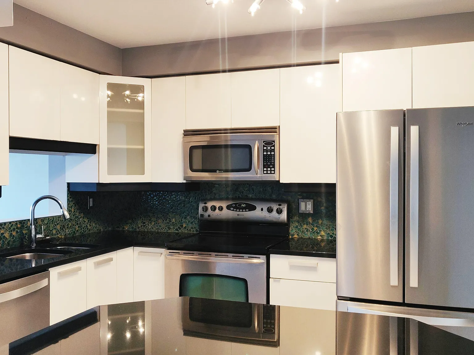 3 bed, $3,500 — Photo 3