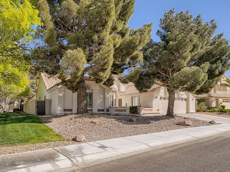 2224 Bear Valley St — Photo 21