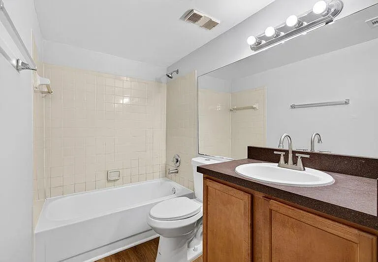 760 Executive Center Dr #32 — Photo 10