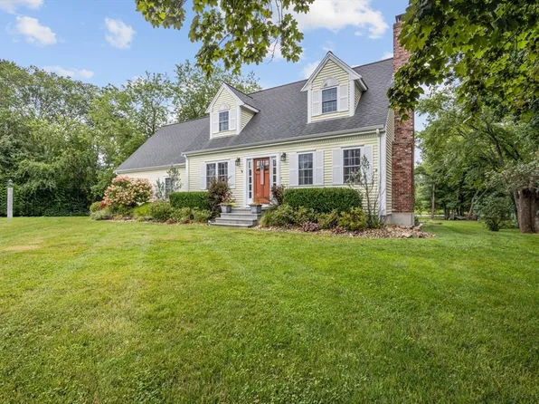 2 Bettys Neck Rd, Lakeville, MA 02347