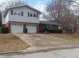 104 Westwood Dr, Warner Robins, GA 31088
