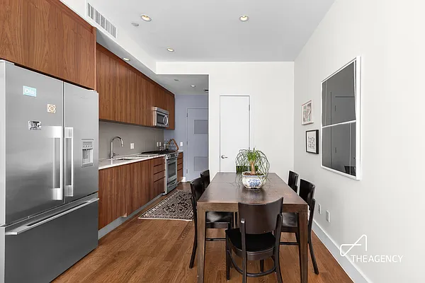 Rented by The Agency | media 10