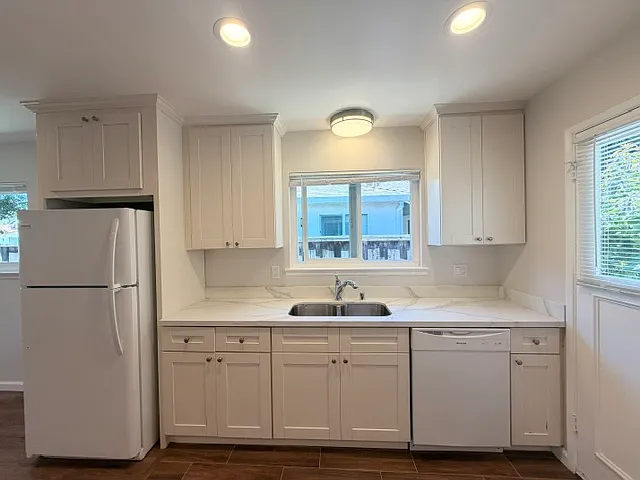 780 San Juan Dr — Photo 2