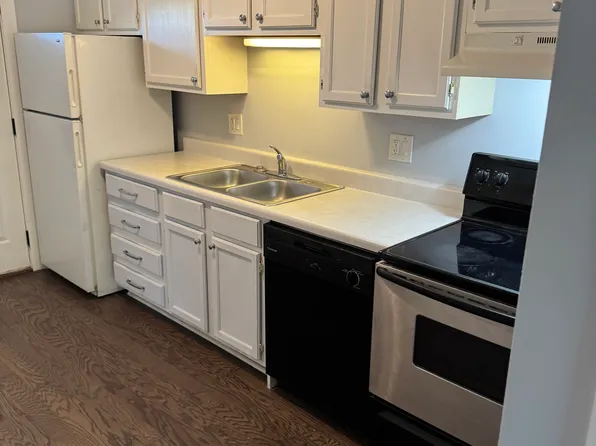 1170 W 18th St APT 1E, Broadview, IL 60155