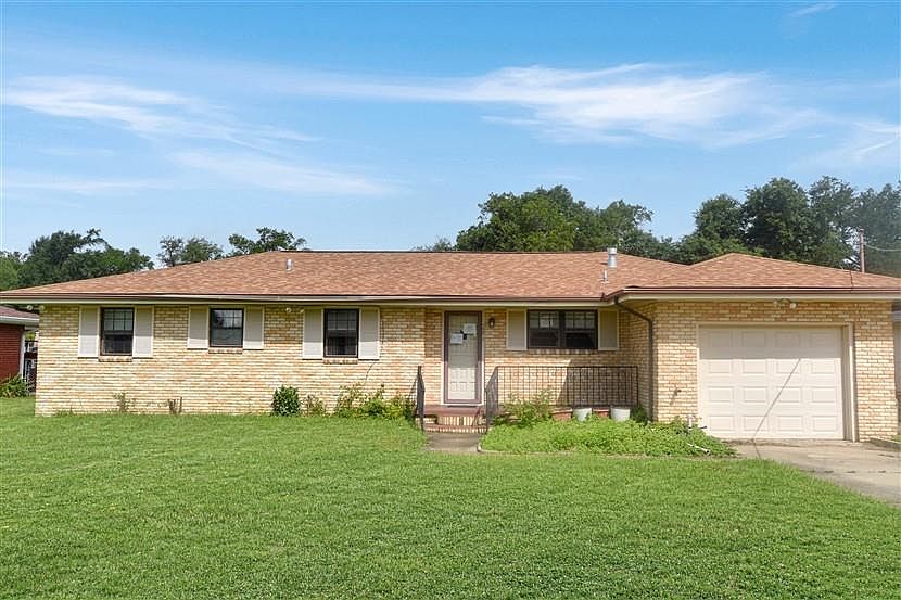 1st image of 308 Oak Ln