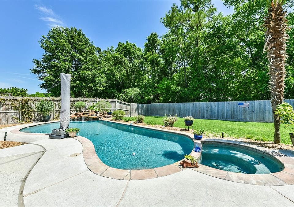 1st image of 12710 New Cypress Dr
