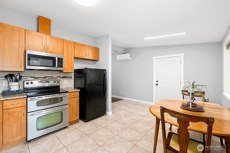 5th image of 23303 100th Avenue SE