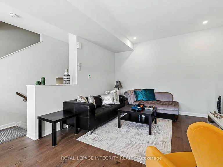 906 Lixnaw Ct — Photo 8