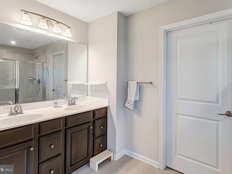 11241 Wheeler Ridge Dr — Photo 25