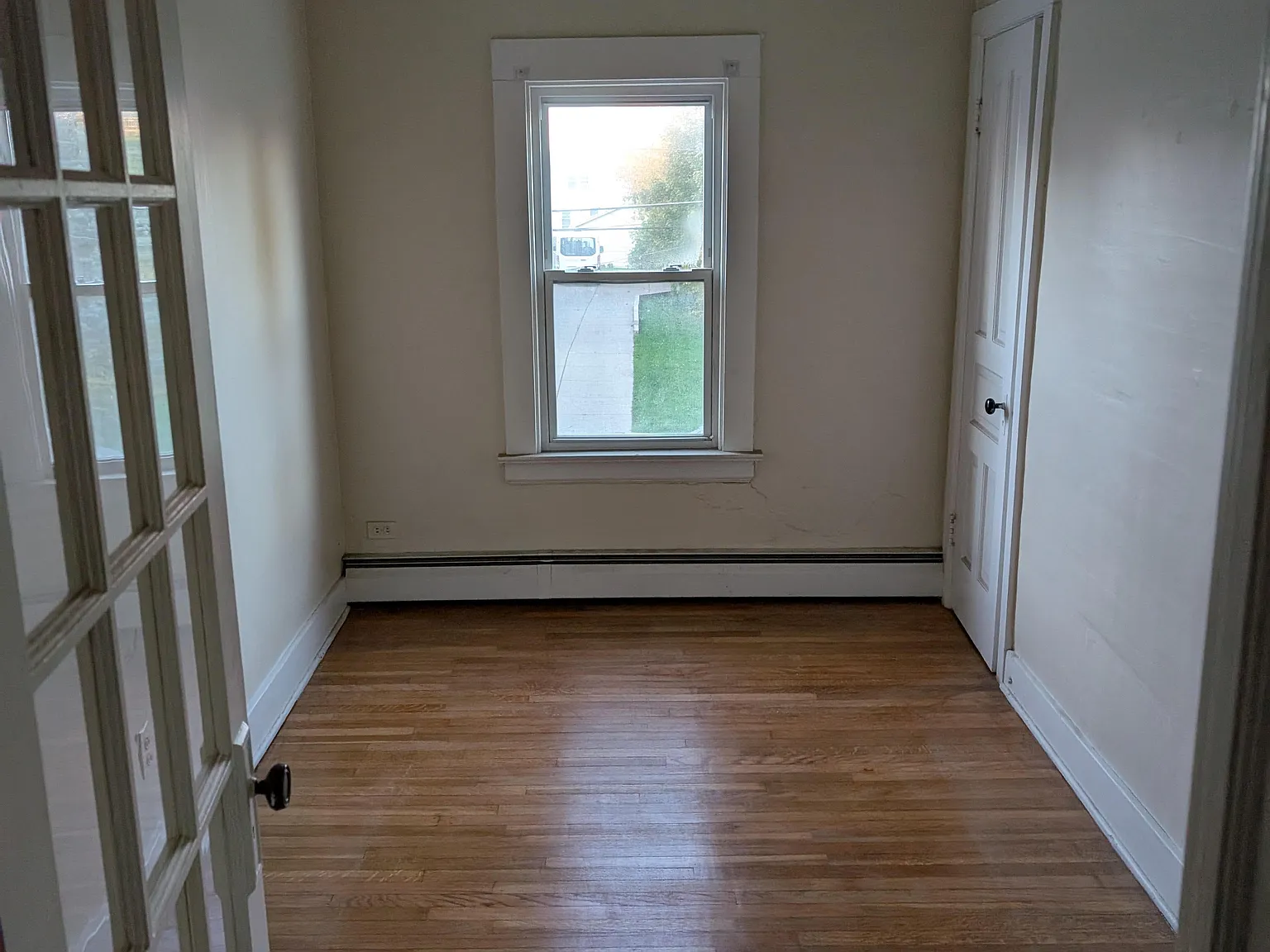 2 bed, 950 sqft, $1,300 — Photo 3