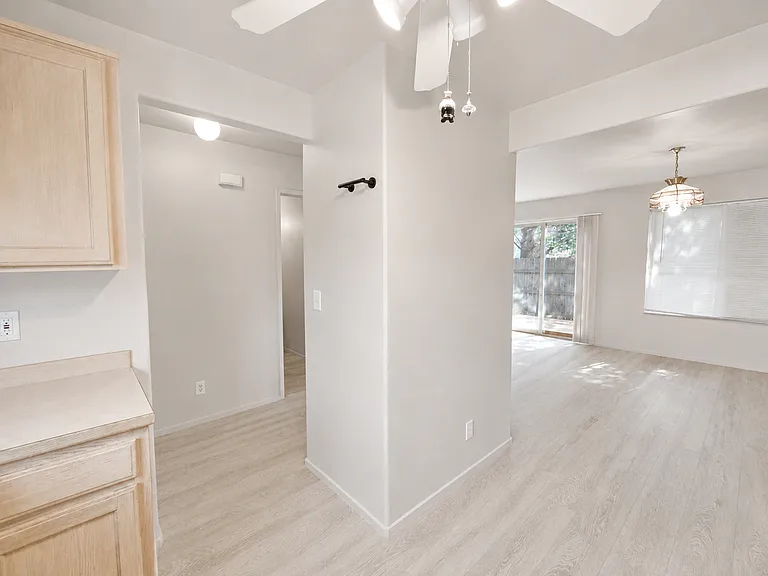 2950 NE Nikki Ct #D — Photo 5