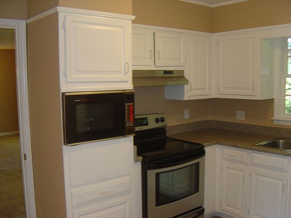 KITCHEN W/ NEW STOVE