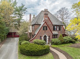 68 Ingersoll Grv, Springfield, MA 01109