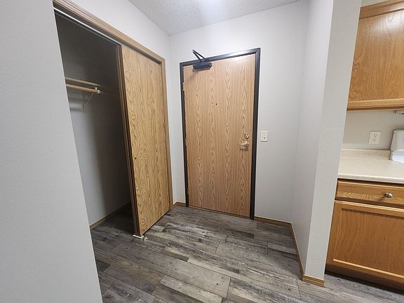 2nd image of 3219 S Sycamore Ave #104
