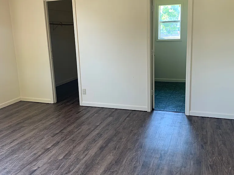 109 White Oak St — Photo 6