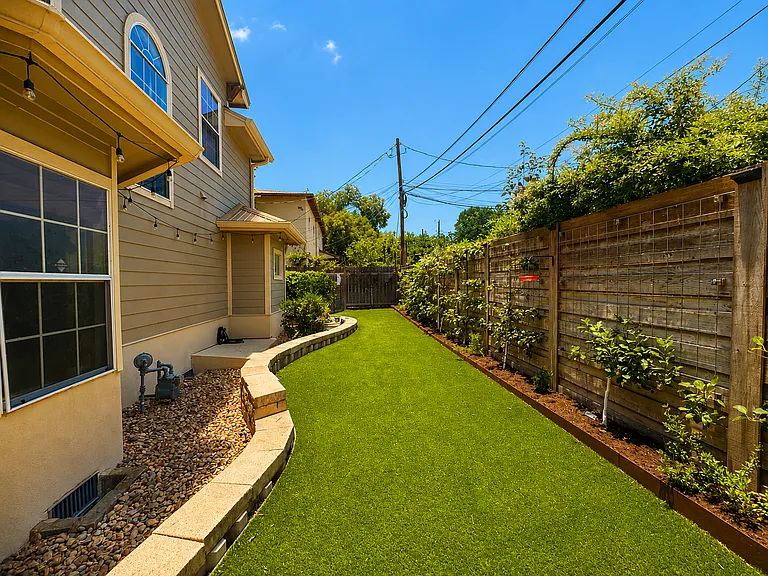 1612 Miriam Ave #B — Photo 30